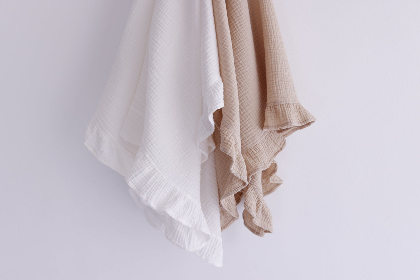 Ollie and Echo | Muslin Frill Swaddle