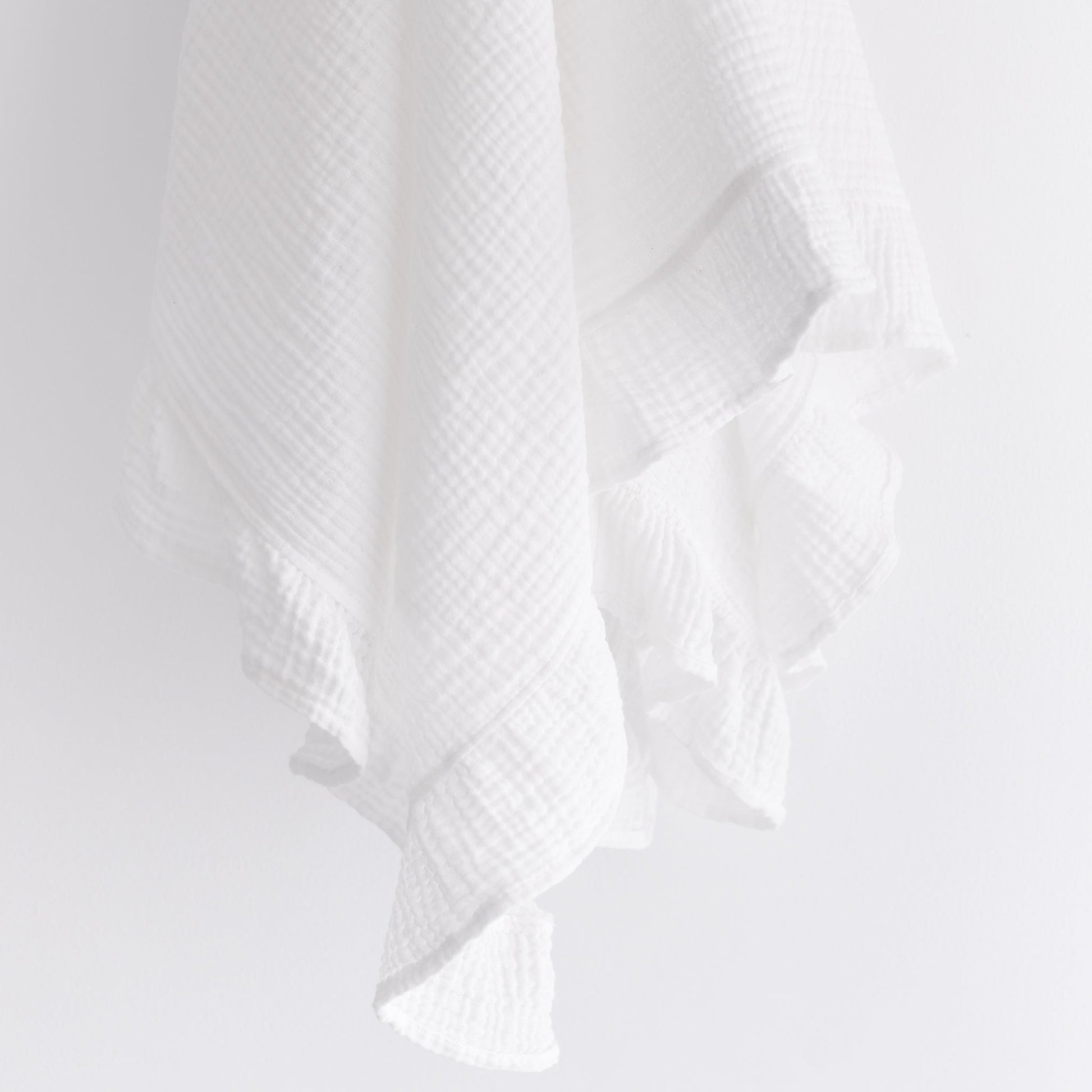 Ollie and Echo | Cotton Muslin Frill Swaddle White
