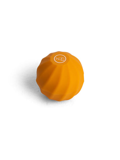 Pineapple Myrtle lip balm with Luina – The Blue Wren artwork by Domica Hill, Koh Living (view 3)