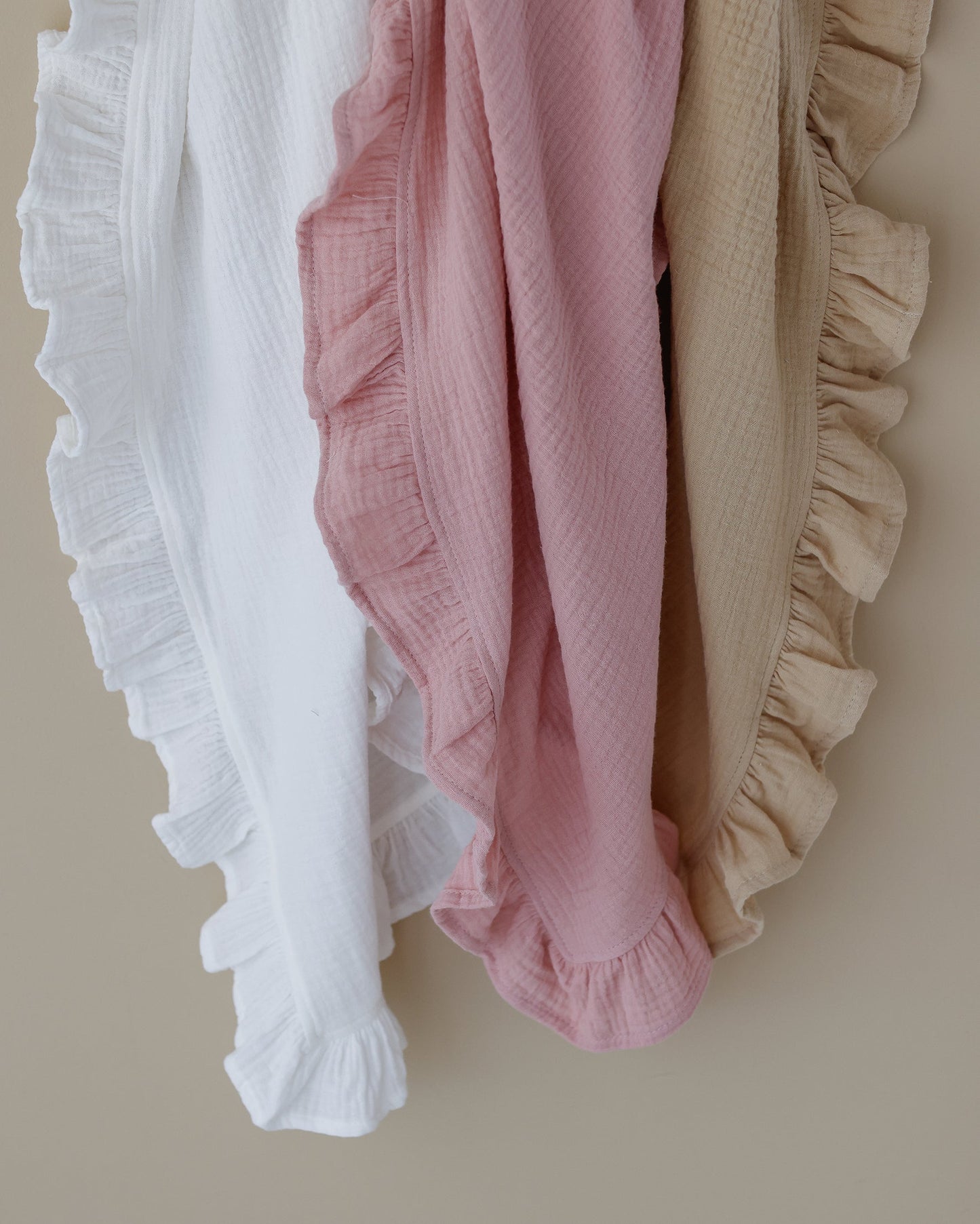 Muslin Frill Swaddle Pink
